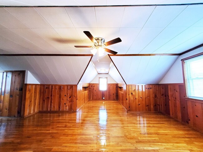 Building Photo - 3 Bed - 2 Full Bath Cape Cod for Rent!
