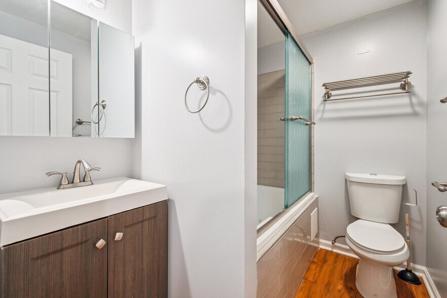 Building Photo - 10108 Blansford Way