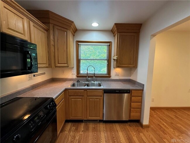 Building Photo - 2162 Willowgrove Ave