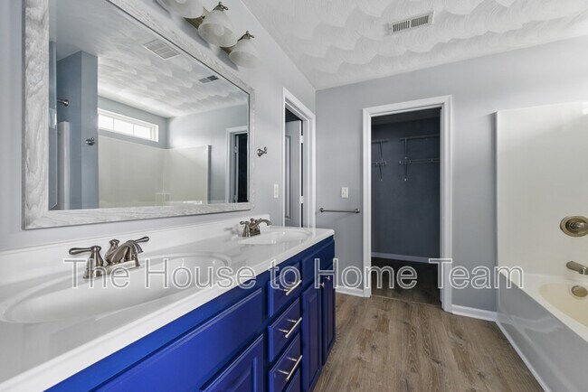 Building Photo - 1023 Snead Dr