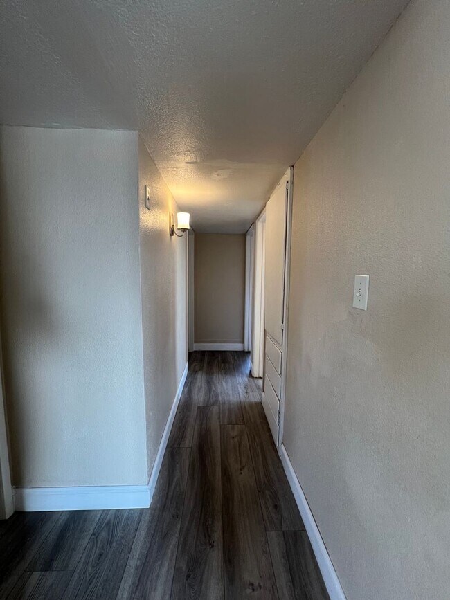Building Photo - This cute home won't last long with a new ...