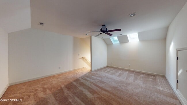 Building Photo - 45 Old Hunt Rd