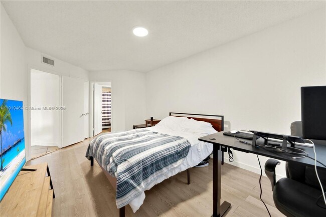 Building Photo - 8290 Lake Dr