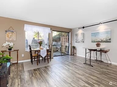 Building Photo - 690 NW Atalanta Way