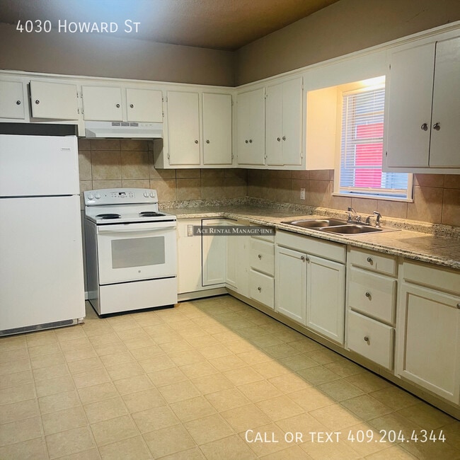 Building Photo - 4030 Howard St