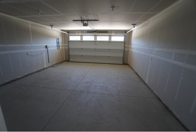 Building Photo - 3551 N Tansy Pl