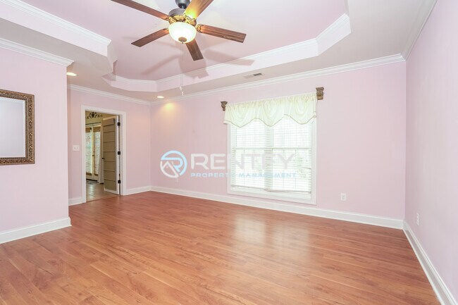 Building Photo - 5485 Styers Ferry Rd