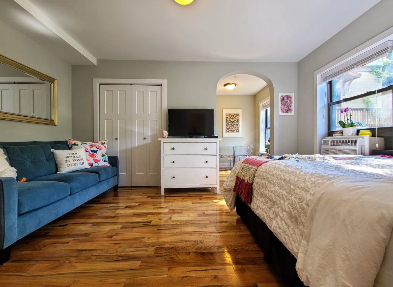 Building Photo - 556 W Arlington Pl