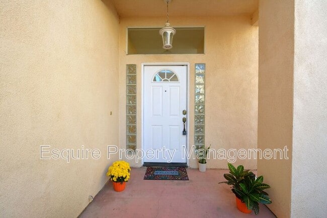 Building Photo - 93 Azusa Ave