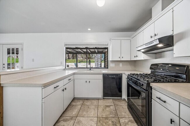 Building Photo - 1309 Warrington Dr