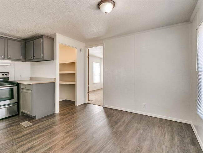 Building Photo - 7741 142nd St