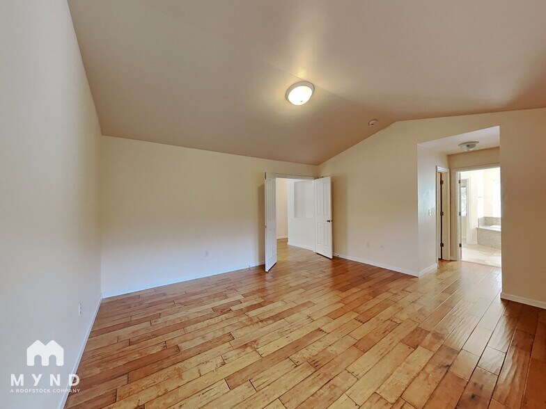 Building Photo - 13327 2nd Ave NE