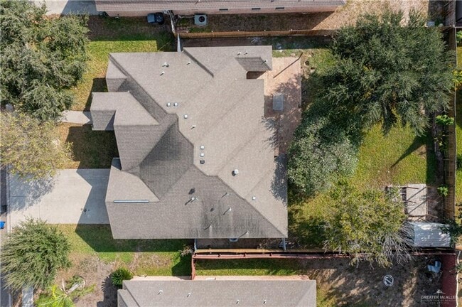 Building Photo - 24 Date Palm St