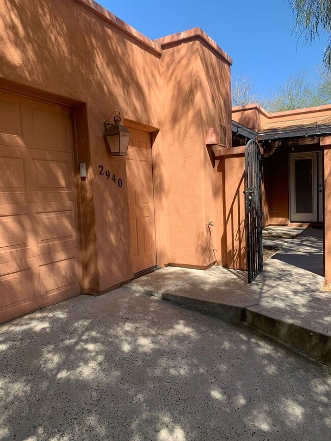 Building Photo - 2940 N Adelaide Farms Pl