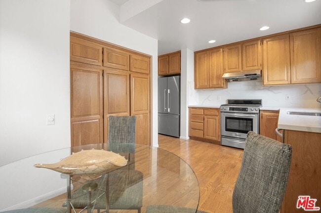 Building Photo - 916 15th St