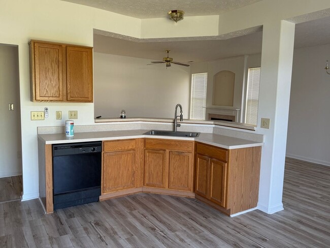 Building Photo - Fantastic 3 Bedroom 2 bath home on a pond