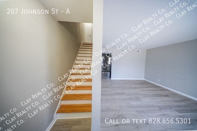 Building Photo - 207 Johnson St