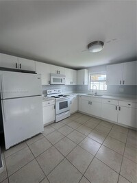 Building Photo - 20500 SW 114th Pl