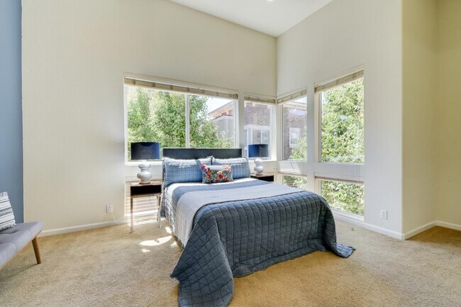 Building Photo - 6541 Bantry Bay St