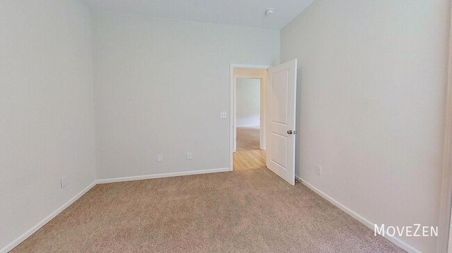 Building Photo - 32 Shamrock Ln