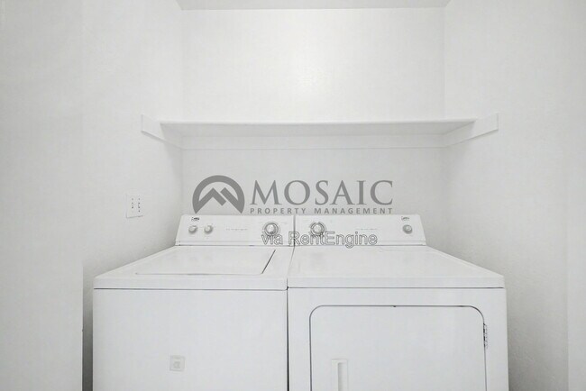 Building Photo - 2049 E San Tan Ct