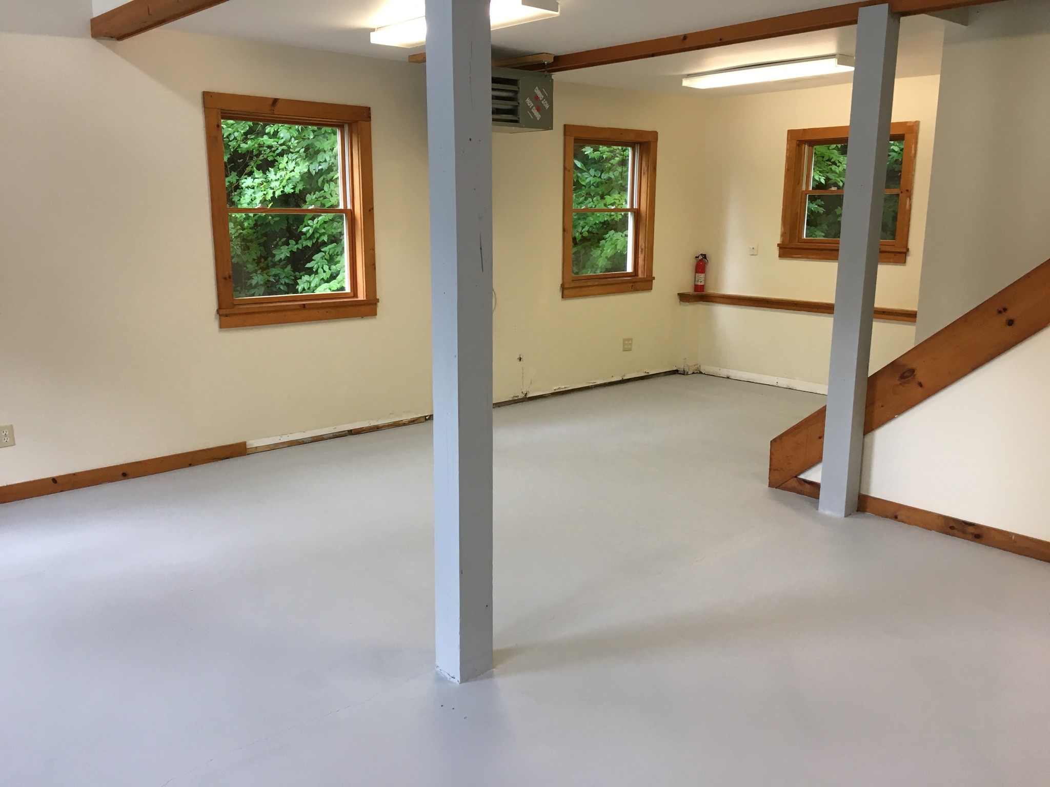 Building Photo - 257 Meadow Ln