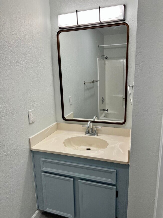 Building Photo - 2820 N Arcadia Ct