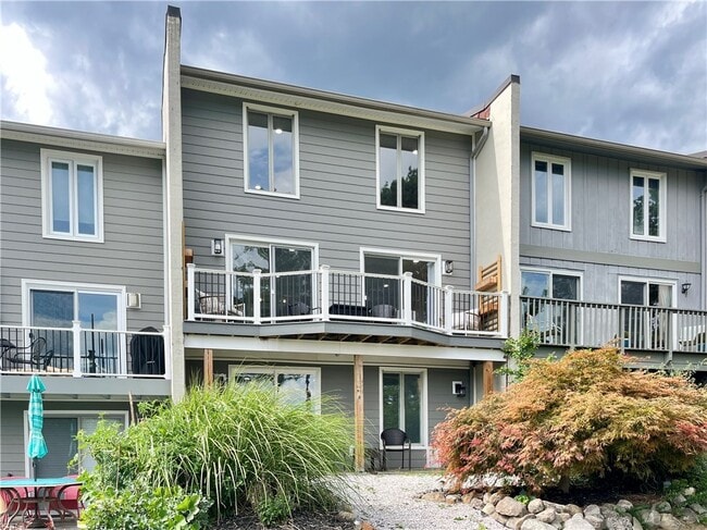 Building Photo - 9 Harbour Ln