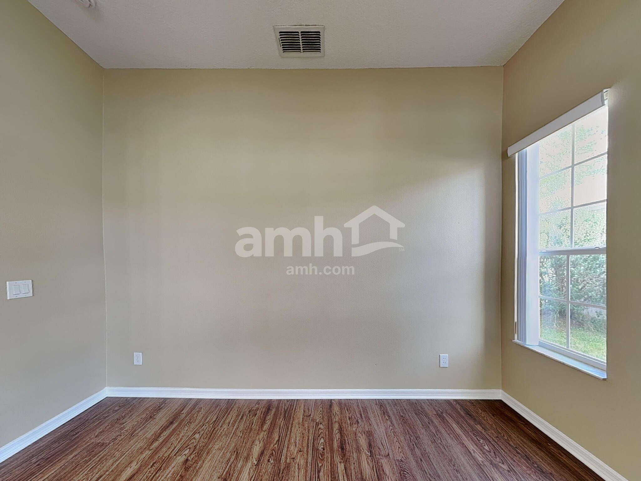 Building Photo - 10016 Caroline Park Dr