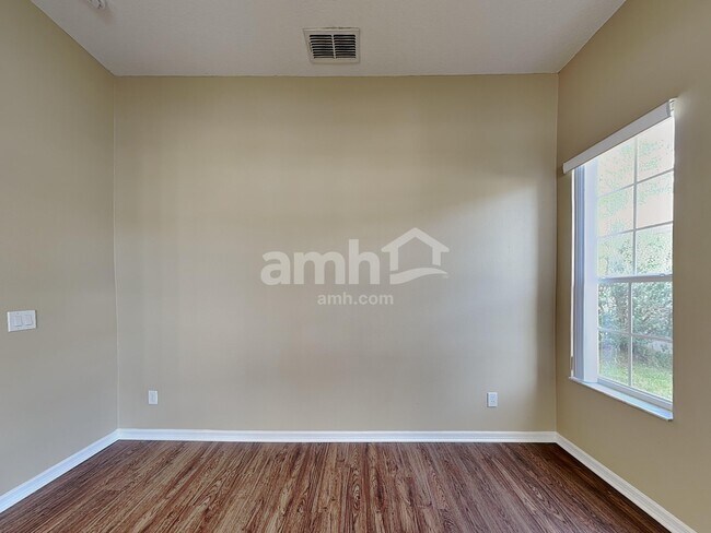 Building Photo - 10016 Caroline Park Dr