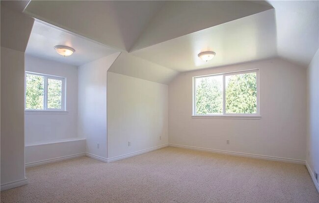 Building Photo - 4402 D St