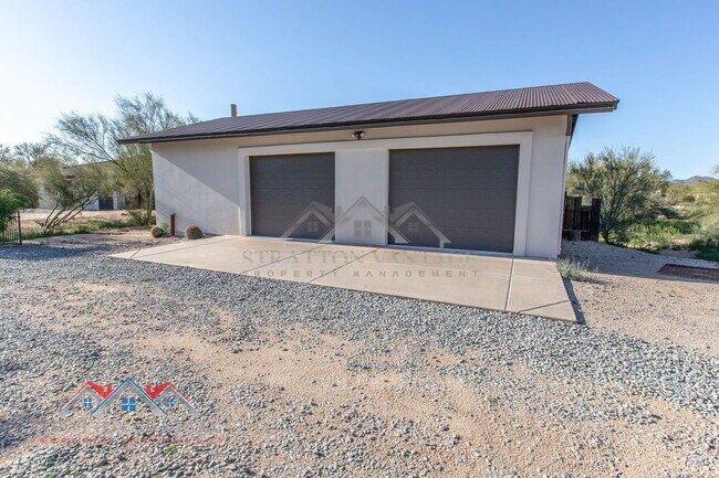 Building Photo - 4728 E Ron Rico Rd