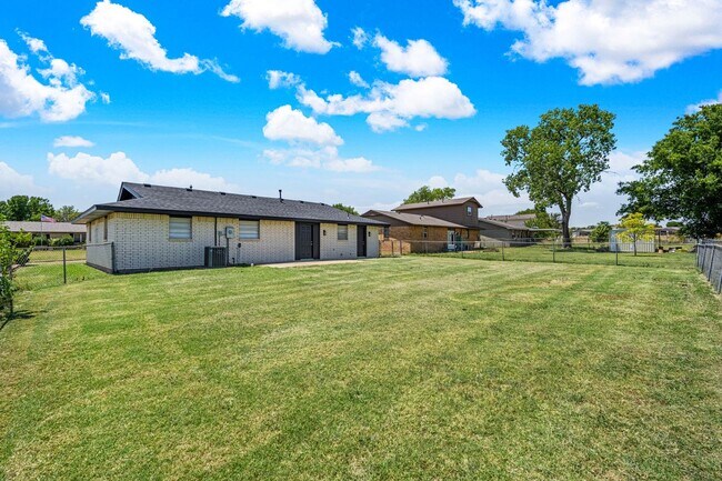 Building Photo - 408 SW 71st St