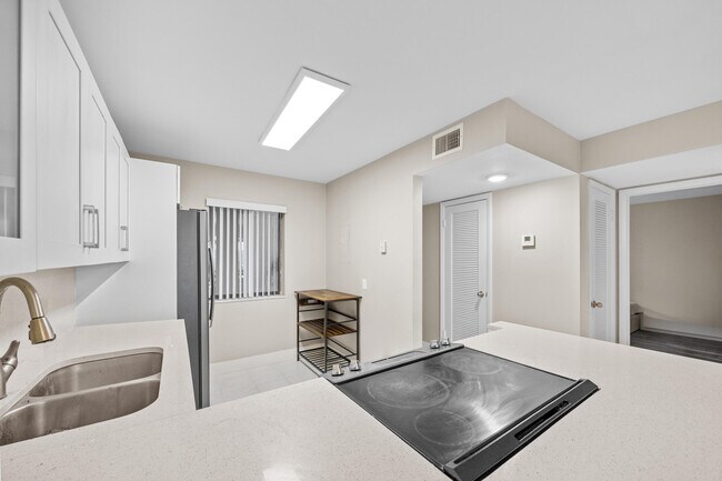 Building Photo - 4539 Luxemburg Ct