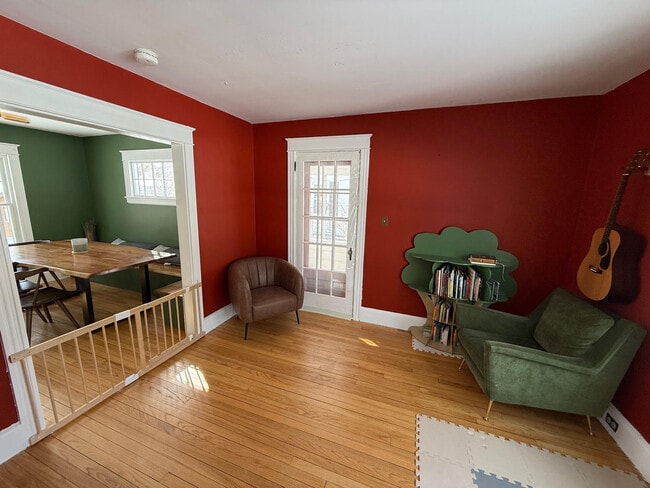 Building Photo - 56 Davis St