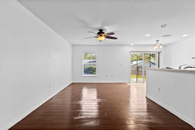 Building Photo - 4431 Ashburn Square Dr