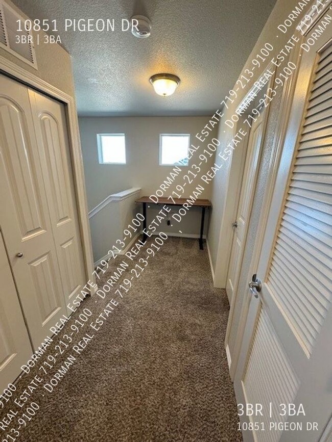 Building Photo - 10851 Pigeon Dr