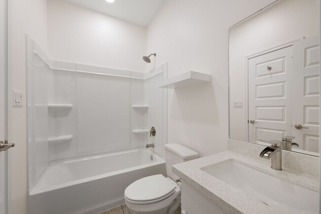 Building Photo - 2326 Summit Rd