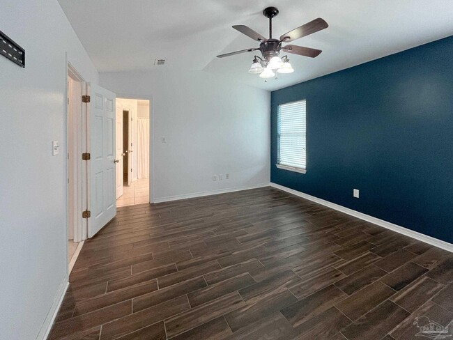 Building Photo - 1304 Pine Hill Cir