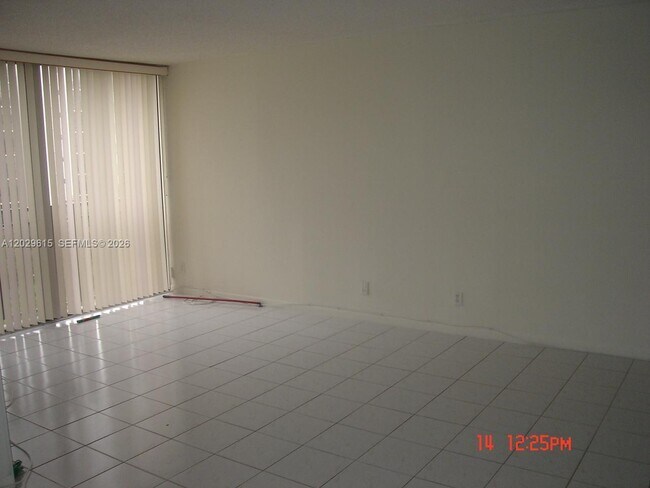 Building Photo - 16919 N Bay Rd