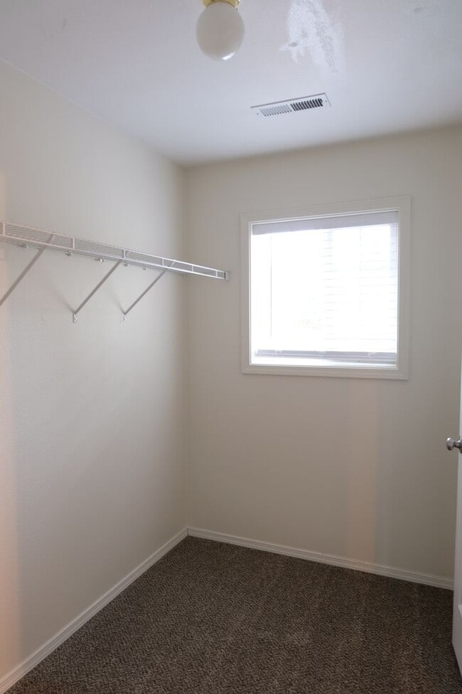 Building Photo - ***REST OF JANUARY FREE***? Your Dream Rental: Large, Serene Home with Fenced Yard?