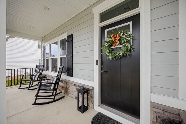 Building Photo - 4 Bedroom Executive Home located in Magnolia Green