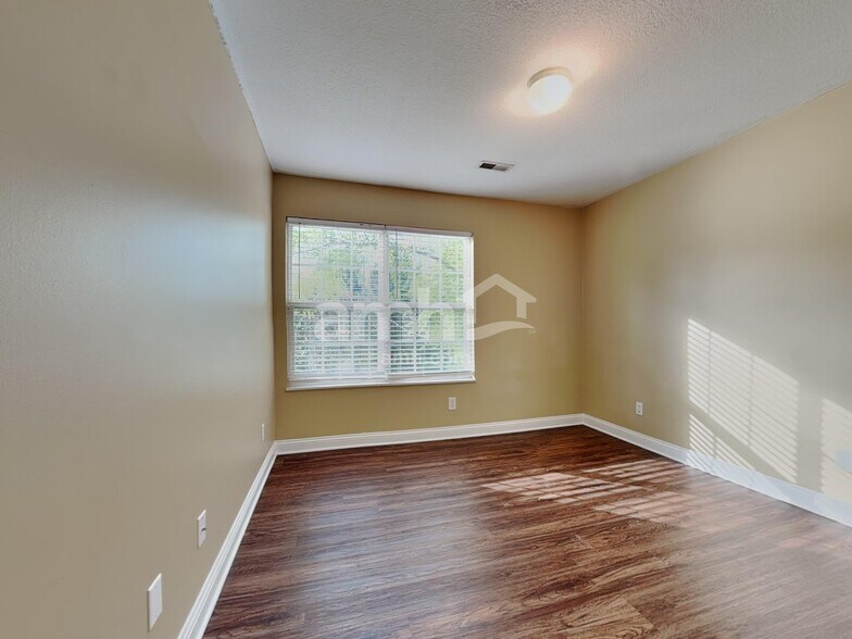 Building Photo - 8209 Jade Tree Ln