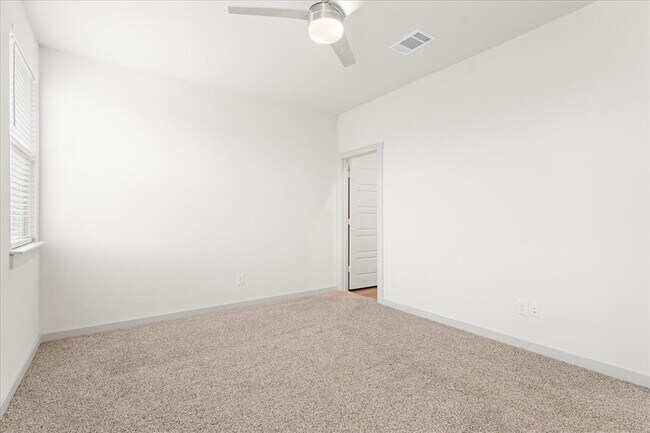 Building Photo - 523 Millbrook Blvd