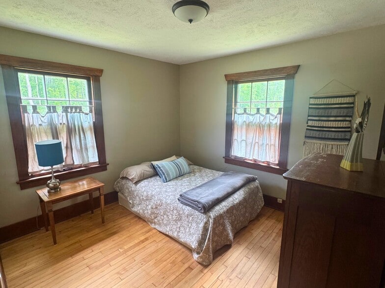 Bedroom 2 - 5953 Beechwood Dr
