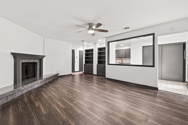 Building Photo - 6711 Vanlynn Ln