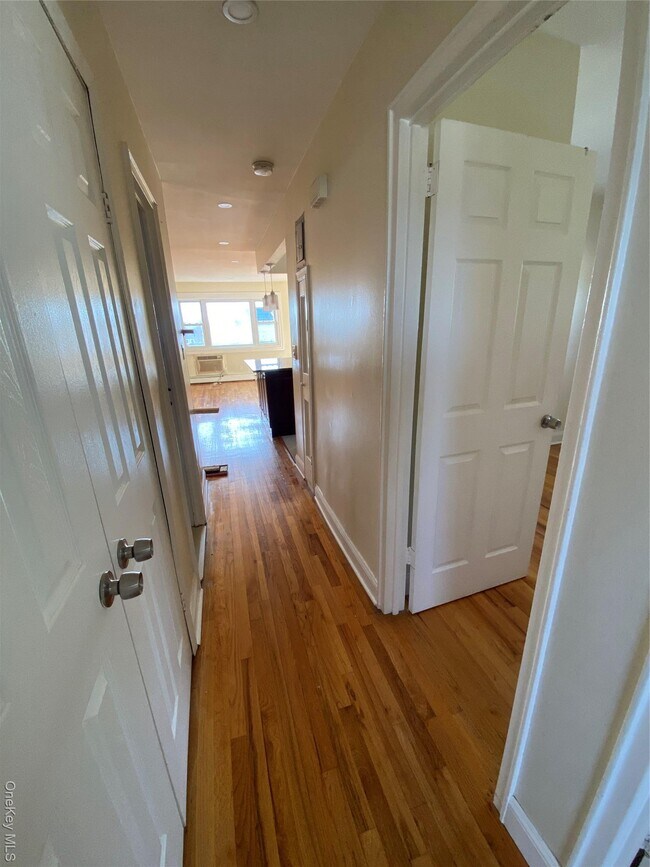 Building Photo - 146-05 226th St