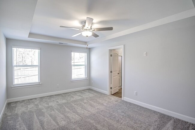 Building Photo - 3/2.5 Townhome Close to Southpoint w/ Garage!