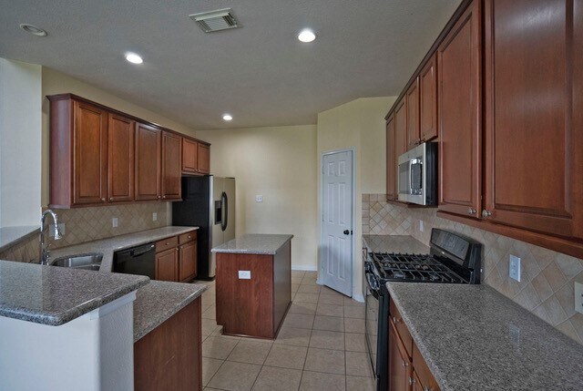 Building Photo - 26635 Summerbend Hollow Ln