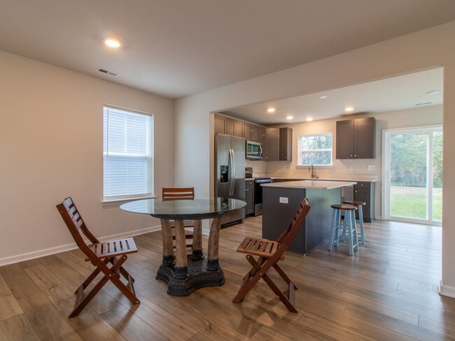 Building Photo - YEAR-ROUND RENTAL- UNFURNISHED - SINGLE FAMILY - GEORGETWON